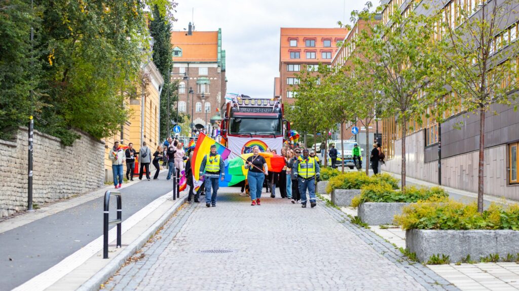 En bild på Pridetåget 2024